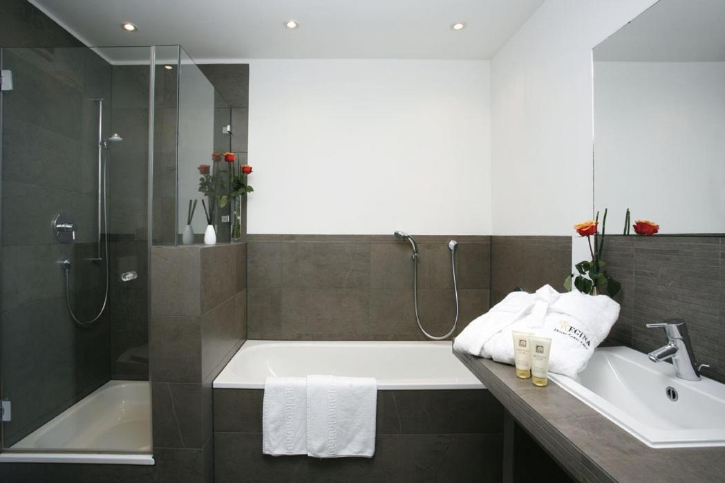 Hotel Regina -Garni Koeln Ngoại thất bức ảnh
